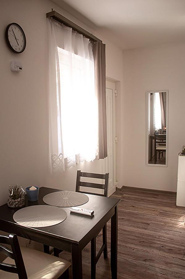 Sarvarlak Apartmanhaz Exteriér fotografie